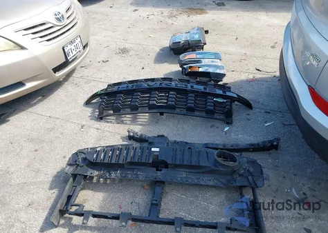 2021 Chevrolet Silverado 1500 z USA, uszkodzony, nr VIN 1GCRYBEF5MZ114540